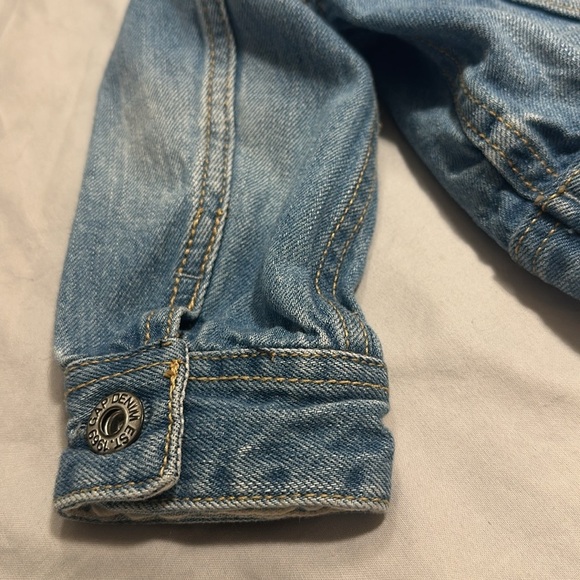 GAP - classic denim jean jacket. Size 12-18 months - Picture 6 of 6